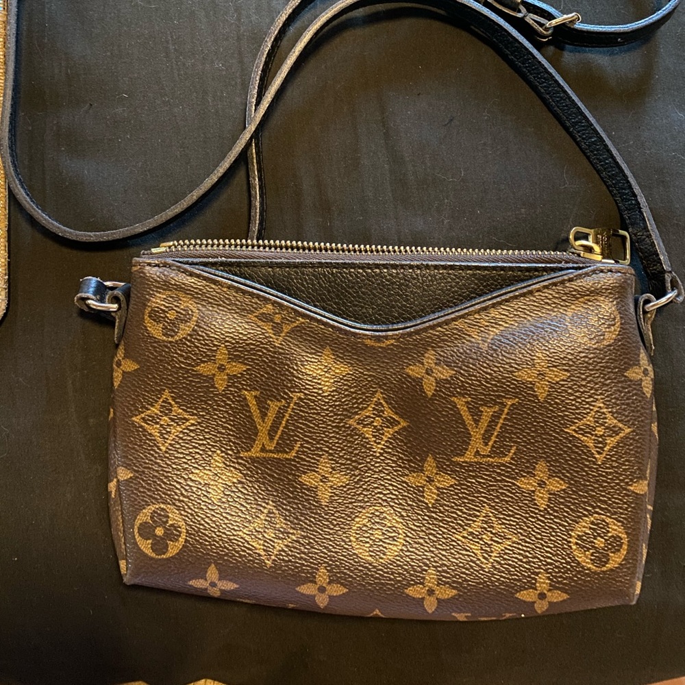 Louis Vuitton crossbody bag